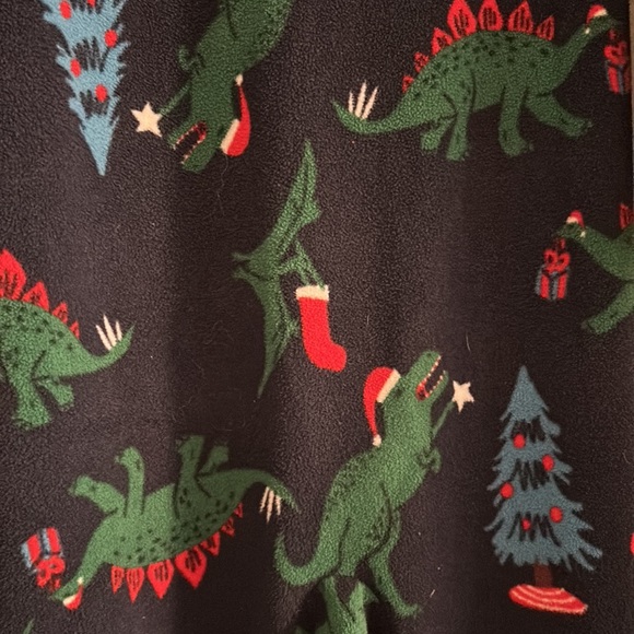 Carter’s pajamas. Size 5T - Picture 5 of 5